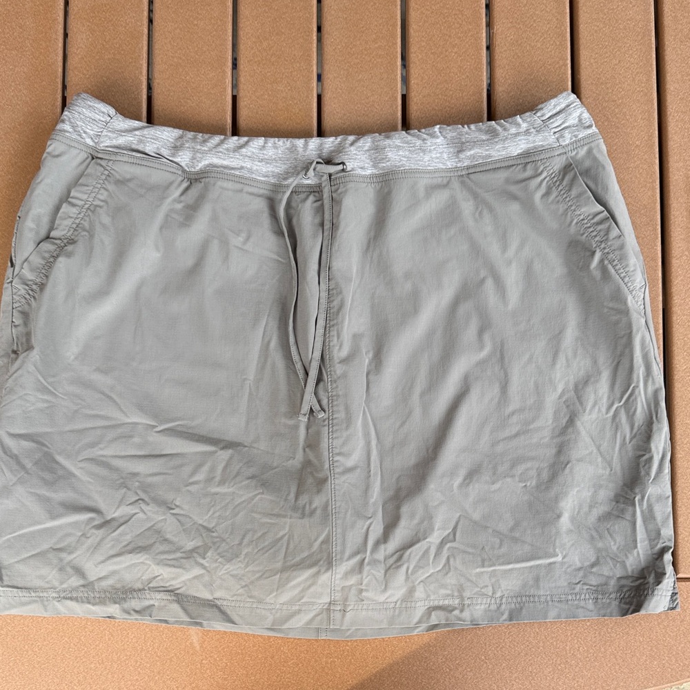 Duluth Trading Women's Armachillo Cooling Skort